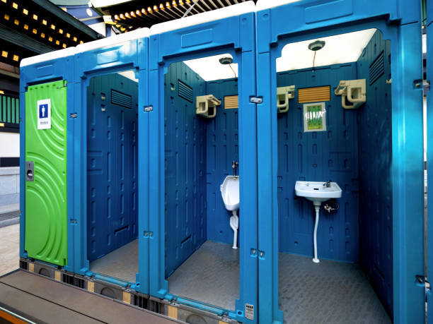 Best Portable restroom trailer rental  in Carpentersvle, IL